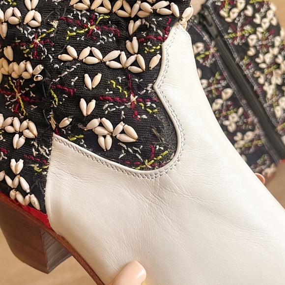 MOMO New York | TRIBAL EMBROIDERED POINTED ANKLE BOOTS NALIA Size: 8 - Picture 13 of 13